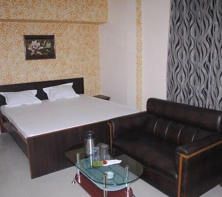 Hotel Surya Jumri Tilaiya 외부 사진